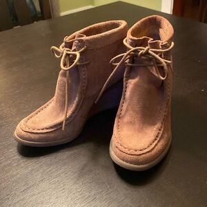 Lucky Brand Suede Wedge Wallabee Booties / Shoes - Size 7.5